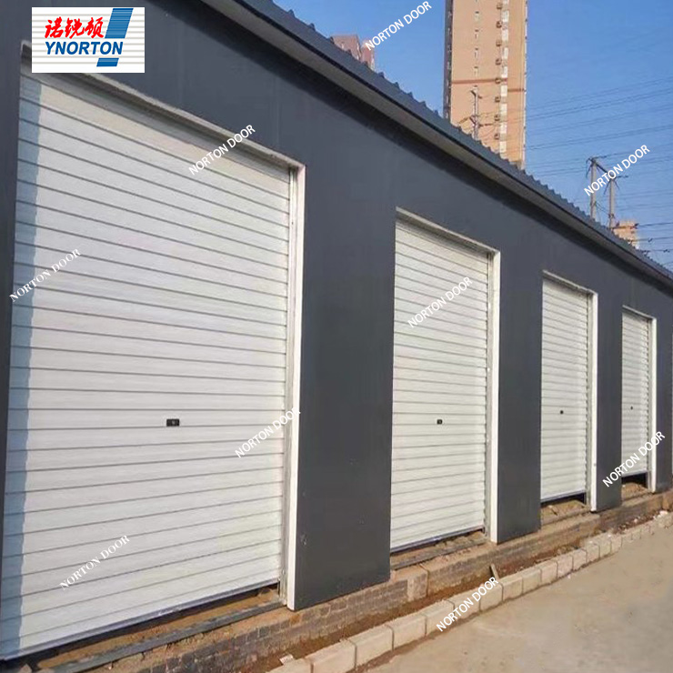 Cá bhfuil doirse rolladh suas féin-stórála oiriúnach le húsáid?